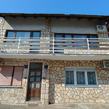 Cozy 1-Bdrm Apt In Dubec, Ideal For Work Or Study Sesvete Exterior foto