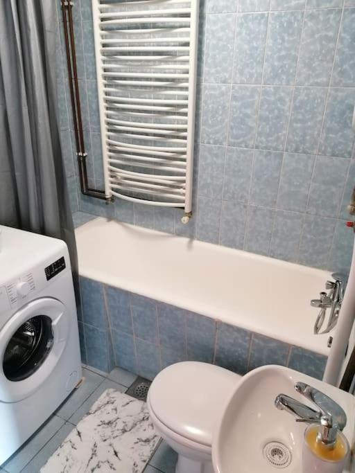 Cozy 1-Bdrm Apt In Dubec, Ideal For Work Or Study Sesvete Exterior foto