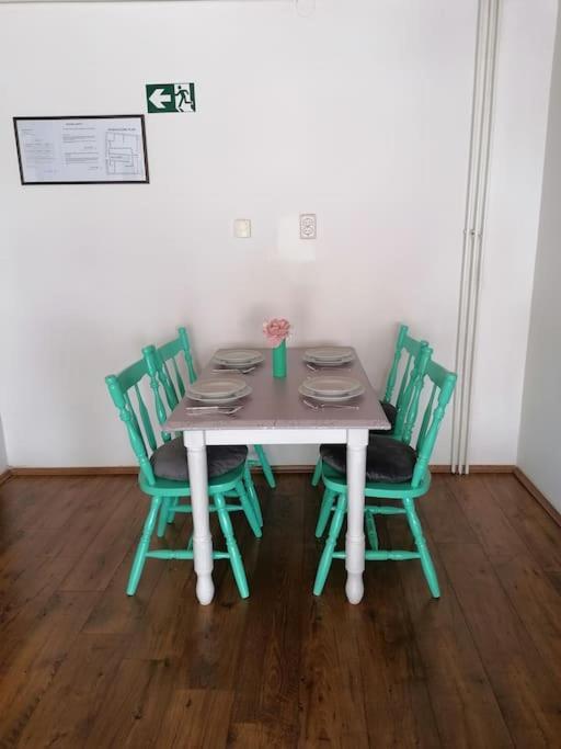 Cozy 1-Bdrm Apt In Dubec, Ideal For Work Or Study Sesvete Exterior foto